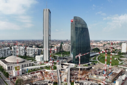 Italian construction companies CMB and Colombo Costruzioni teamed up with Manitowoc Lift Solutions, using eight Potain tower cranes to construct a game-changing, zero-impact complex in Milan, Italy. Eight-Potain-cranes-team-up-to-construct-Milans-stunning-new-CityWave-building-02.jpg