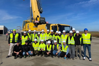 Spanish-students-discover-the-future-of-crane-technology-at-Manitowoc-01.jpg