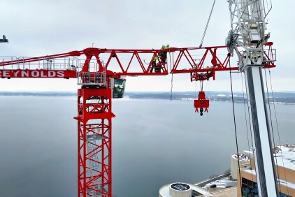 Potain-tower-cranes-help-transform-Madisons-downtown-skyline-under-an-airport-flight-path_05.jpg