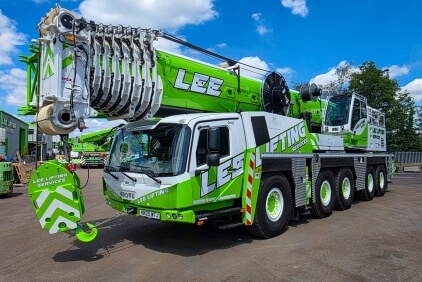 Lights-Camera-Lift--Grove-GMK5250XL-1-creates-movie-magic-with-Lee-Lifting-01.jpg