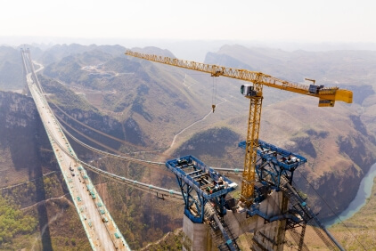 Potain-MCT-385-hits-new-heights-on-worlds-tallest-bridge-1.jpg