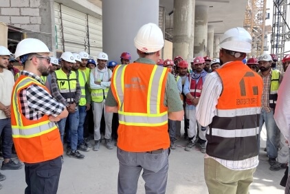 Manitowoc-and-NFT-promote-safe-working-across-the-Gulf-with-site-wide-engagement-initiative-01.jpg