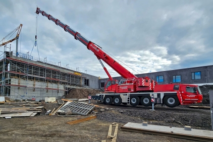 DS-Lausnir-adds-two-Grove-All-Terrain-cranes-equipped-for-Icelandic-winter-challenges-01.jpg