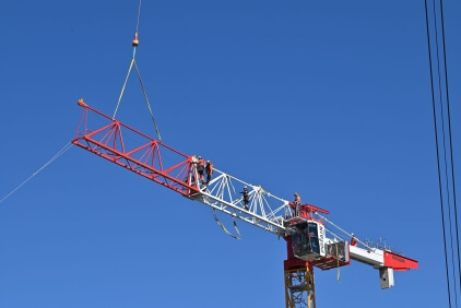 MDT-219-tower-cranes-installed-by-helicopter-01.jpg
