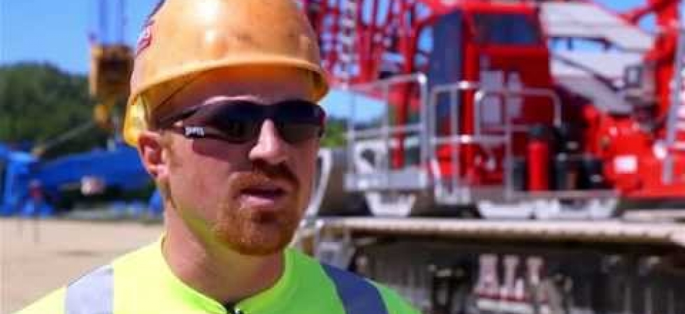 Manitowoc MLC300 – VPC raises the bar for jobsite performance